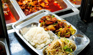 华蓥市铁路学校食堂条件怎么样