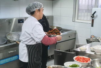 都江堰市铁路职业学校食堂条件怎么样