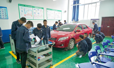 2024年丽江汽修学校有哪些