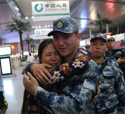 空军飞行员父母有什么待遇