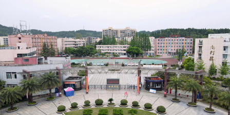 四川省遂宁市安居职业高级中学校环境怎么样?