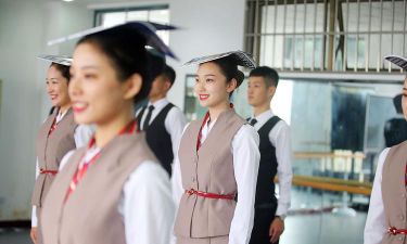 四川现代艺术学校有空乘专业吗