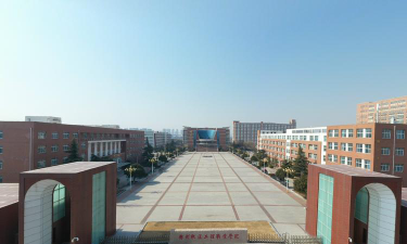 郑州轨道工程职业学院是211大学吗