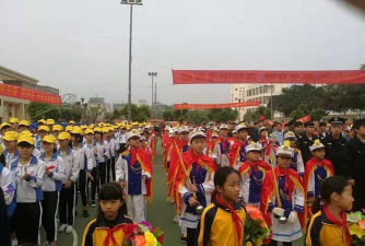 覃斗镇中心小学环境