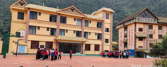 红河州金平县勐拉中学环境