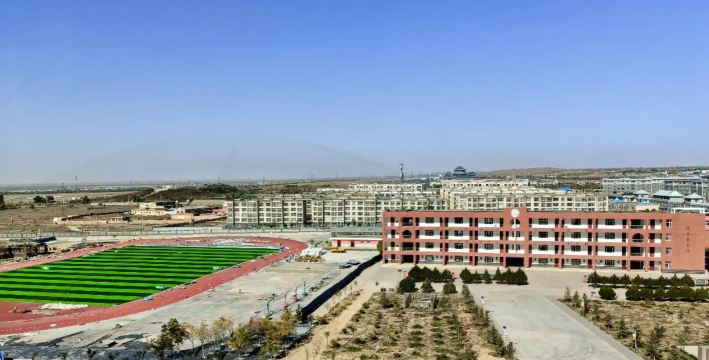 凌源市第八中学环境
