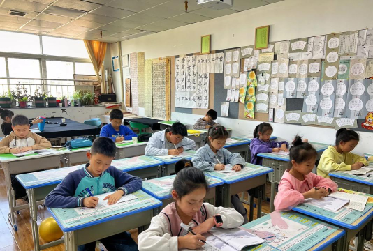 随州市曾都区米田格书法培训班环境