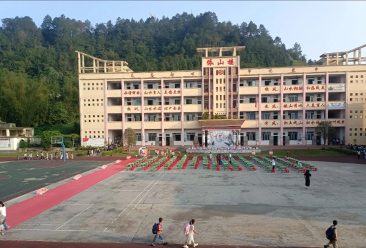 高州市古丁镇大朋小学环境