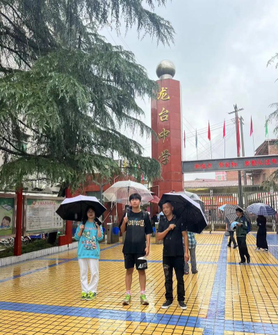 三台县新鲁镇龙桥初级中学校环境