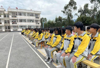 宾川县拉乌乡初级中学环境