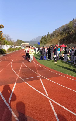 平武县响岩镇初级中学环境