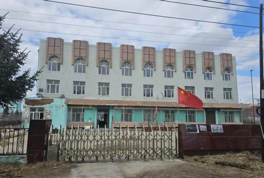 富锦市大榆树镇隆川中学环境