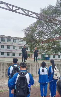 美台中学环境