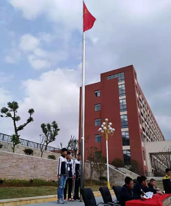 潞西市西山中学环境