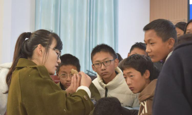 兰坪县金顶中学环境