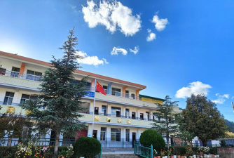 宁蒗县大兴珠咯河完小环境