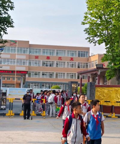 历城区高而乡中心小学环境