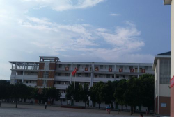 信丰县工业园老山铺小学环境