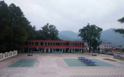 吉村中心小学环境