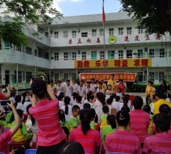 磷溪镇中心小学环境