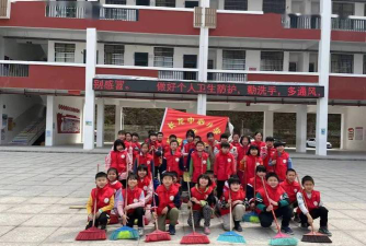 崇义县长龙中心小学环境