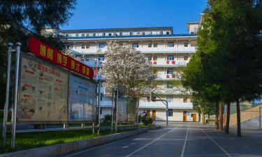镇雄县长风中学环境