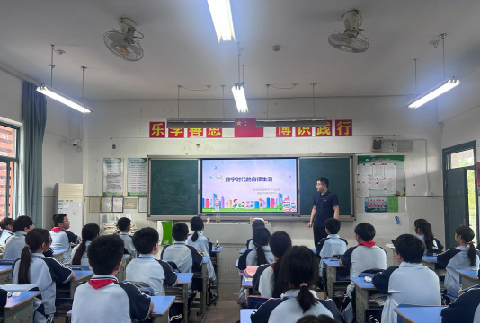 长兴县雉城镇古城中学环境