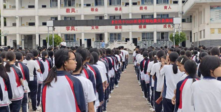 思茅市民族中学环境