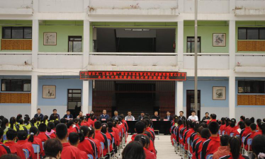 礼县永坪乡初级中学环境