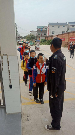 圭峰镇中心小学环境