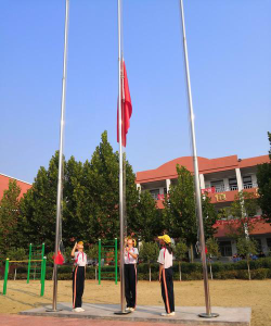 泗水县中册镇中心小学环境