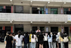 隆回雨山铺白毛学前班环境