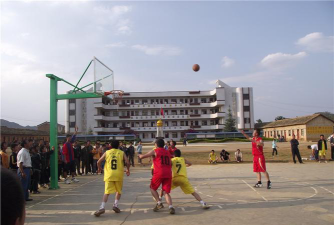 丘北县天星乡中心小学校环境