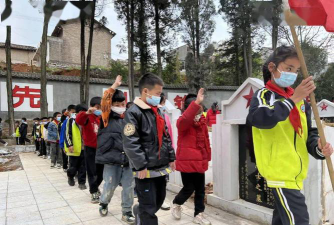 丘北县腻脚乡中心小学校环境
