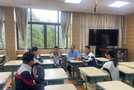 平阳县闹村中学环境