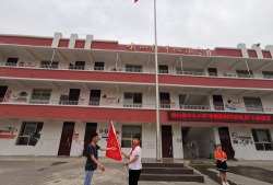 三台县西平镇峨山中心小学校环境