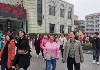 南坝镇中心小学校环境