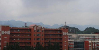 水钢二中环境