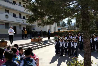 弥渡县红岩镇章岗完全小学环境