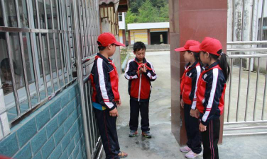 旺苍县大河乡中心小学校环境