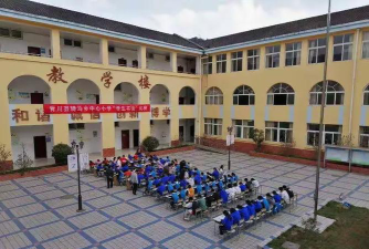 骑马乡中心小学校环境