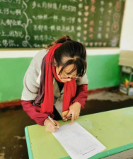 张易小学环境