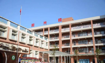 东莞市南城阳光第七小学环境