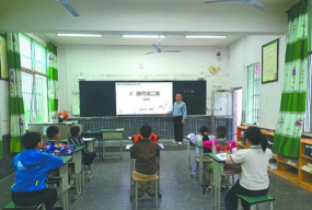 营山县新店完全小学校环境