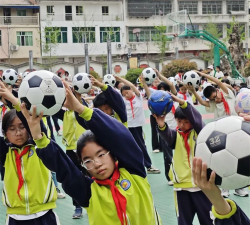 营山县骆市完全小学校环境