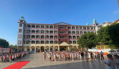 玉林市英才小学环境