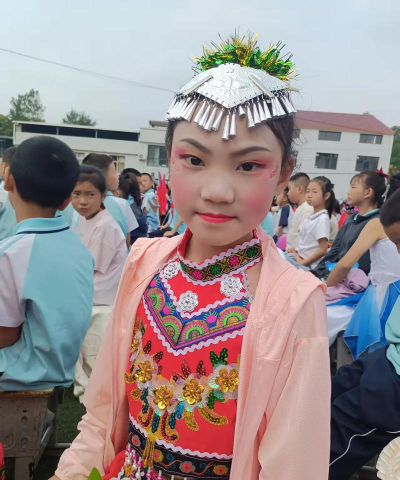巴州区花丛镇中心小学环境