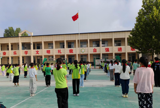 兴隆场乡中心小学环境