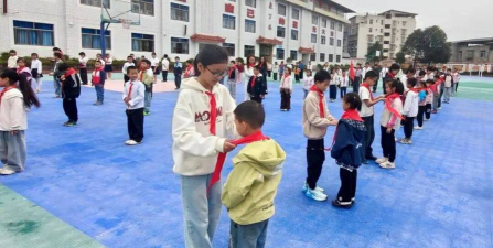 巴州区凌云乡中心小学环境
