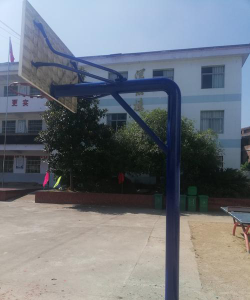 七宝山乡铁山中心完小环境